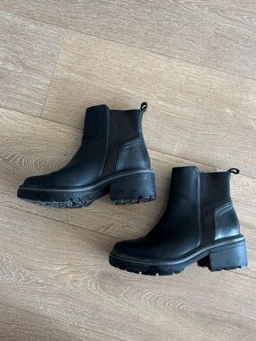 Naturalizer Waterproof Chelsea Boot